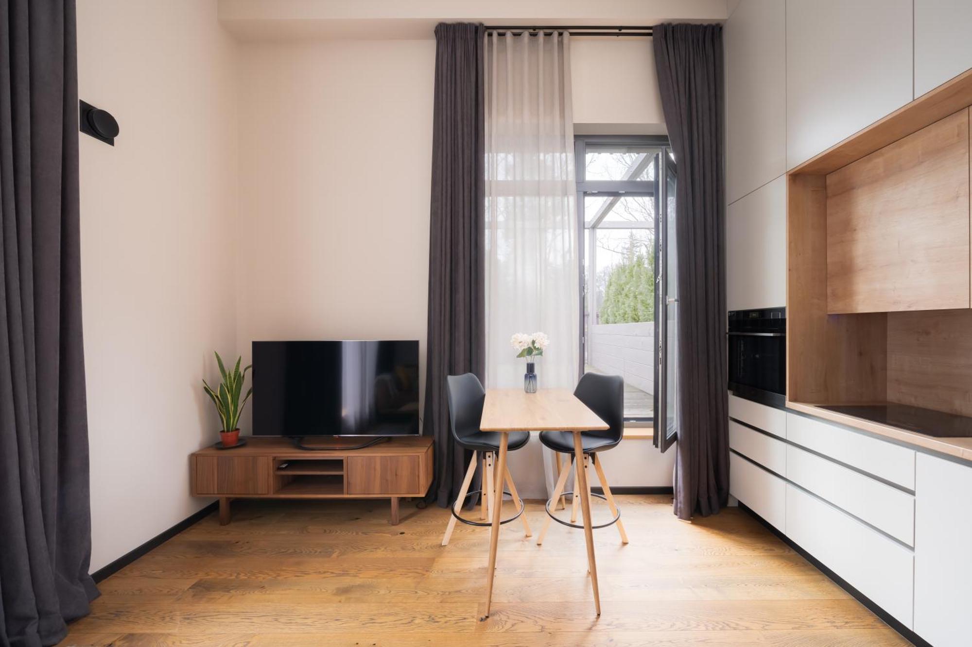 1-bedroom With Private Parking & Terrace Jurmala