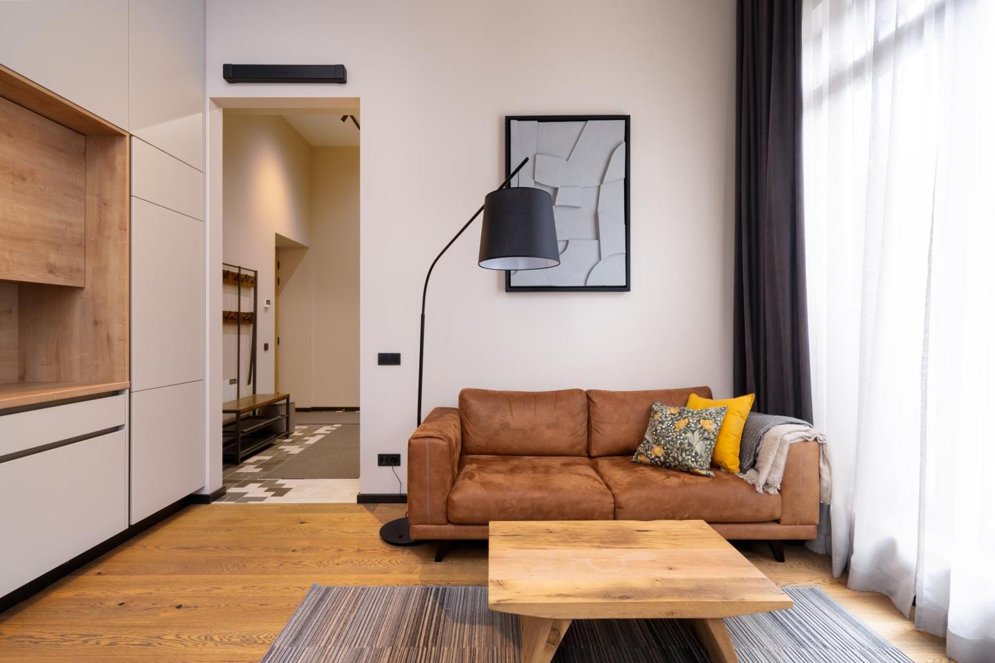 1-bedroom With Private Parking & Terrace Apartment *